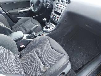 Peugeot 308 5 deurs 1.6i  600 euro VASTE PRIJS picture 7