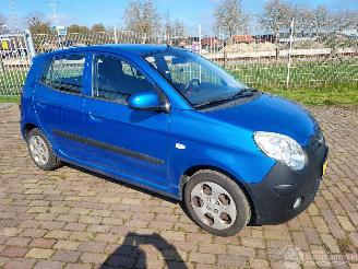 Kia Picanto 1.0 i + apk picture 2