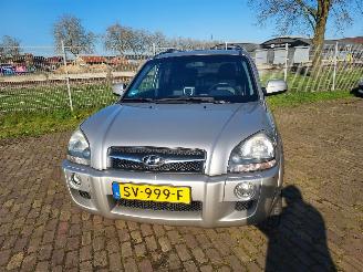 Hyundai Tucson 4x4  2.0 Benzine + Apk picture 3