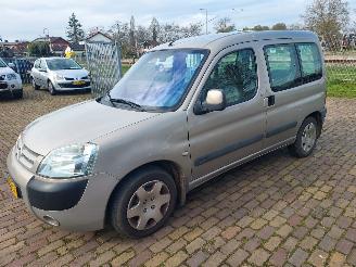 uszkodzony samochody osobowe Citroën Berlingo Airco 5 persoons 2004/9