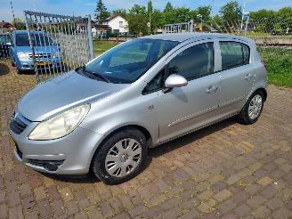 Schadeauto Opel Corsa 1.2i 5 deurs + airco 2007/11