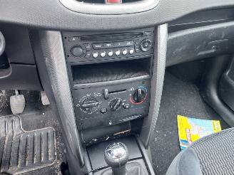 Peugeot 207 5 deurs + Airco+Apk 500 euro minimum prijs picture 8