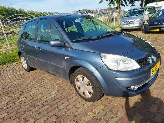 Voiture accidenté Renault Scenic 1.6 2007/11