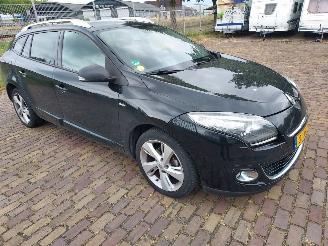 uszkodzony samochody osobowe Renault Mégane 1.5 diesel + apk 2012/7