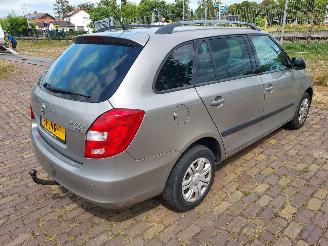 Skoda Fabia 1.6i 16V Tour Combi Nieuwe apk picture 3