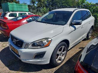 Coche accidentado Volvo Xc-60 2.0 Benzine AUTOMAAT 2011/2