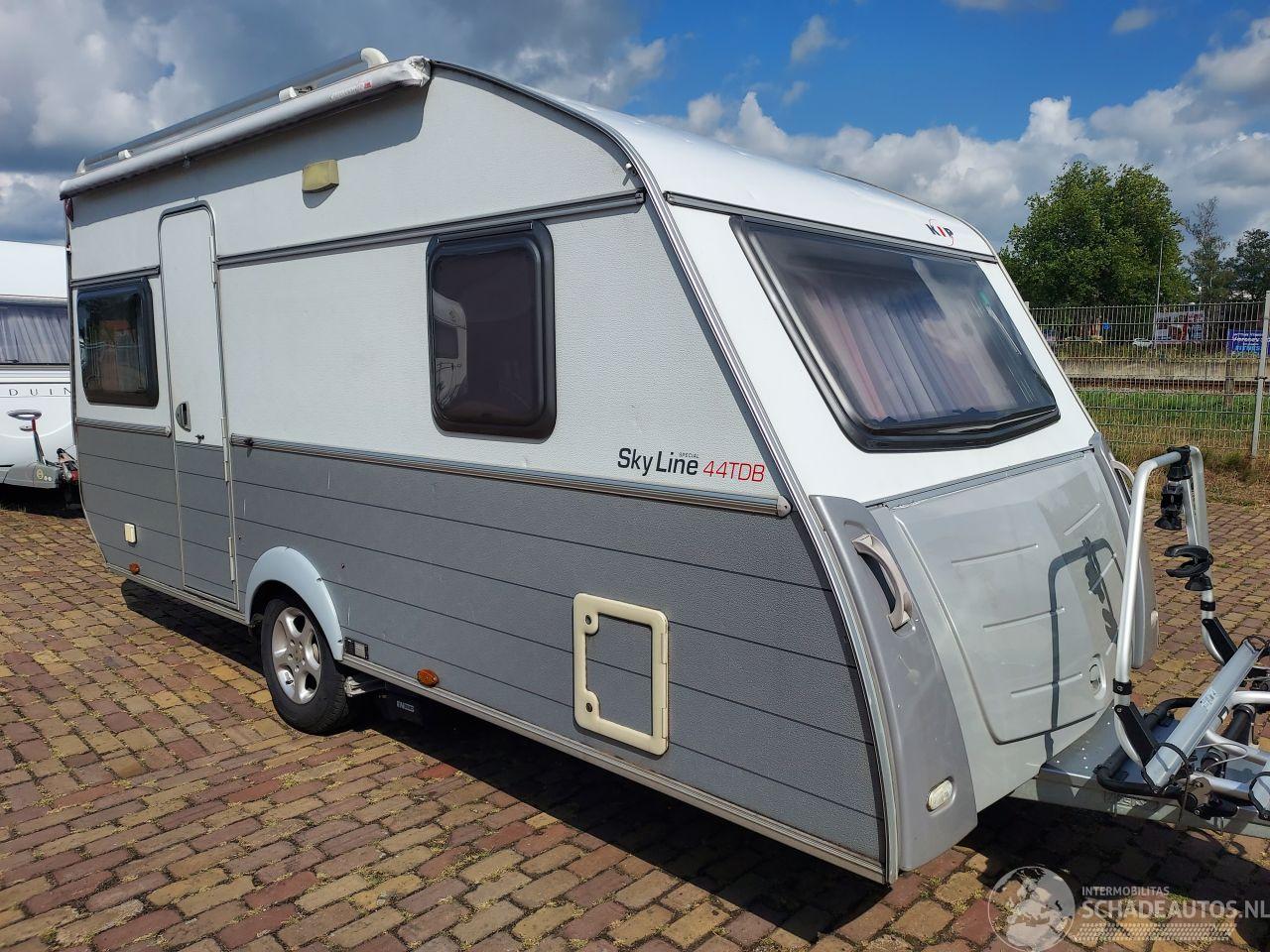 Kip  Sky Line 44 TDB Mover Luifel Frans bed