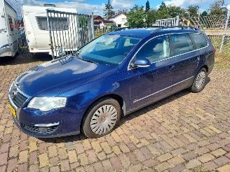 Unfallwagen Volkswagen Passat 2.0 TDI Bleu Motion 2009/8