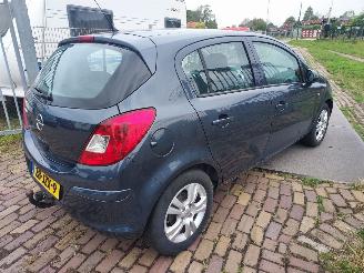 Opel Corsa 1.4 Enjoy  5 deurs picture 3