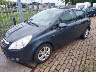 skadebil auto Opel Corsa 1.4 Enjoy  5 deurs 2009/10