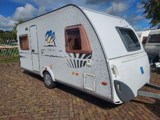 krockskadad bil caravan Knaus  GERESERVEERD  Azur 450 FU Mover en Luifel Frans bed 2006/6