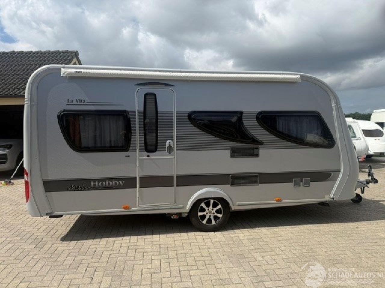 Hobby  La Vita 455 Mover en Luifel
