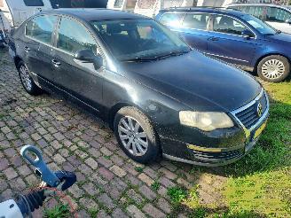 Coche accidentado Volkswagen Passat Sedan 1.6 benzine 2005/6