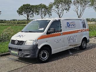 Volkswagen Transporter 1.9TDI picture 2