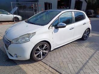 Avarii autoturisme Peugeot 208 1.4 HDI 2013/6