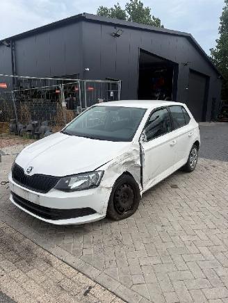 Voiture accidenté Skoda Fabia 1.2TSI 66KW 2016/3