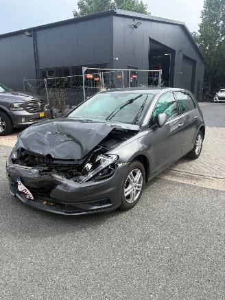 Auto incidentate Volkswagen Golf 999CC AUTOMAAT 2018/8