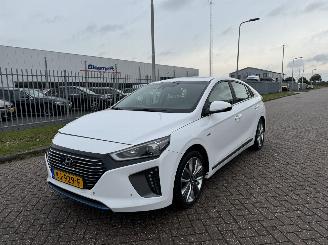krockskadad bil auto Hyundai Ioniq 1.6 Hybrid 2016/9