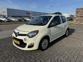 damaged passenger cars Renault Twingo 1.2 16V AIRCO 2012/11