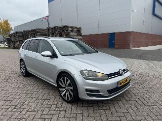 Vaurioauto  passenger cars Volkswagen Golf 1.6 TDI DSG Highline 2013/11