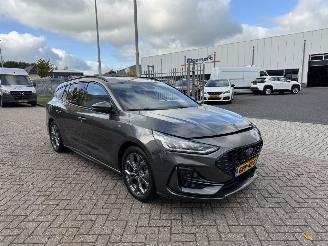 Vaurioauto  passenger cars Ford Focus 1.0 EcoBoost Hybrid ST Line 2024/6