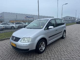 Schadeauto Volkswagen Touran 1.6 75kw 7-PERSOONS 2004/1