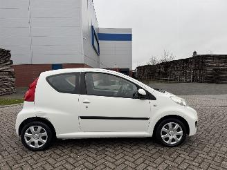 Peugeot 107 1.0 12V XS  AIRCO picture 4