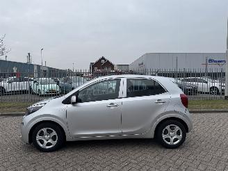 Kia Picanto 1.0  AUTOMAAT  26.000KM!! picture 2