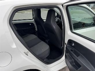 Volkswagen Up! 1.0 44Kw NAIV - AIRCO picture 16