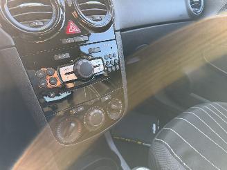 Opel Corsa 1.4 16V Edition AIRCO picture 18