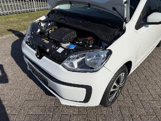 Volkswagen Up! 1.0 48kw Clima picture 10