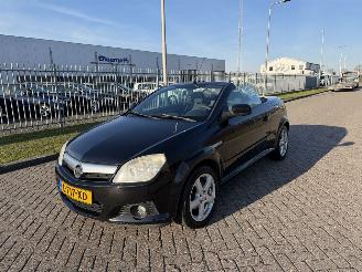 Damaged car Opel Tigra Twin Top 1.4 16V 2006/6