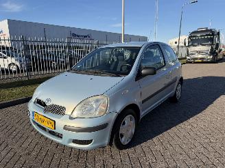 damaged passenger cars Toyota Yaris 1.0 VVT-i 2004/2