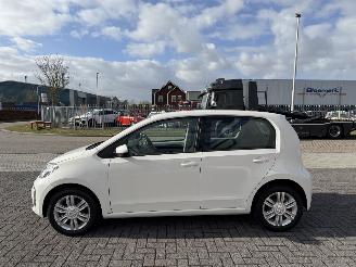 Volkswagen Up! 1.0 High Up AUTOMAAT picture 2