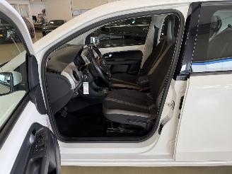 Volkswagen Up! 1.0 High Up AUTOMAAT picture 13