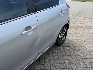 Peugeot 108 1.0  53kw Allure  AIRCO picture 9