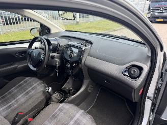 Peugeot 108 1.0  53kw Allure  AIRCO picture 20