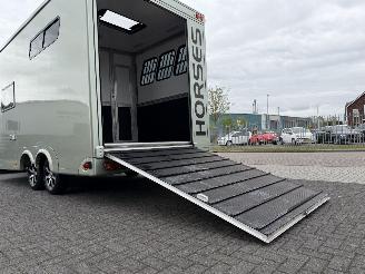 -  RJH  Paardentrailer met living picture 49