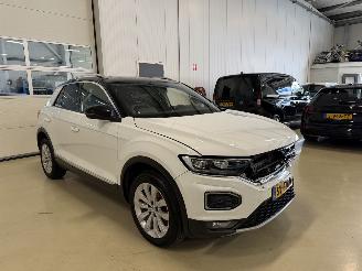Schadeauto Volkswagen T-Roc 1.5 TSI  AUTOMAAT 2018/6