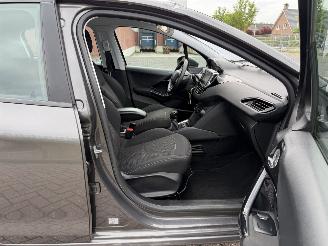 Peugeot 208 1.6 HDI 74Kw Navi - Airco picture 25