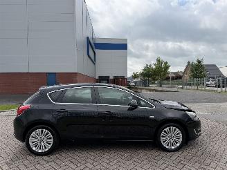 Unfallwagen Opel Astra 1.4 Edition 74Kw AIRCO 2013/6