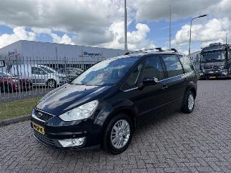 Schadeauto Ford Galaxy 2.0 16V 7-Persoons AIRCO 2007/8