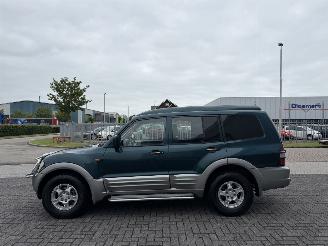 damaged passenger cars Mitsubishi Pajero 3.2 Di-D GLX  4x4 AIRCO 2004/7