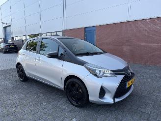 Vaurioauto  passenger cars Toyota Yaris 51Kw Aspiration Bi-Tone AIRCO 2016/12