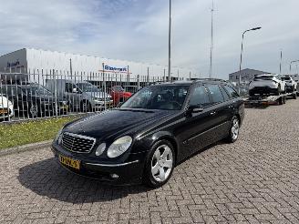 skadebil auto Mercedes E-klasse E350 Avantgarde 2005/12