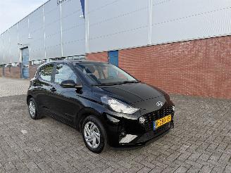 Schadeauto Hyundai I-10 1.0 49kw AIRCO - NAVI 2022/10