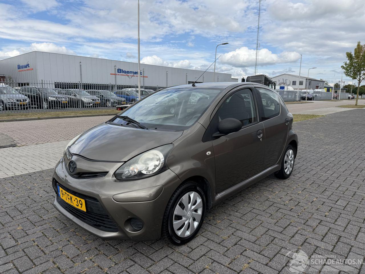 Toyota Aygo 1.0 VVT-i Now 50kw AIRCO