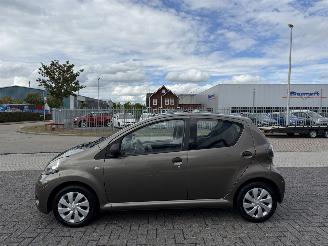 Toyota Aygo 1.0 VVT-i Now 50kw AIRCO picture 2