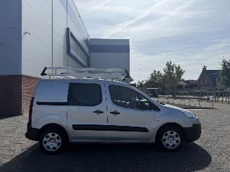 skadebil bedrijf Peugeot Partner 1.6 HDI 66kw AIRCO 2015/2
