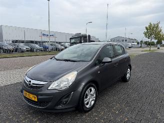 uszkodzony samochody osobowe Opel Corsa 1.2 16V Anniversary Edition  AIRCO 2012/6
